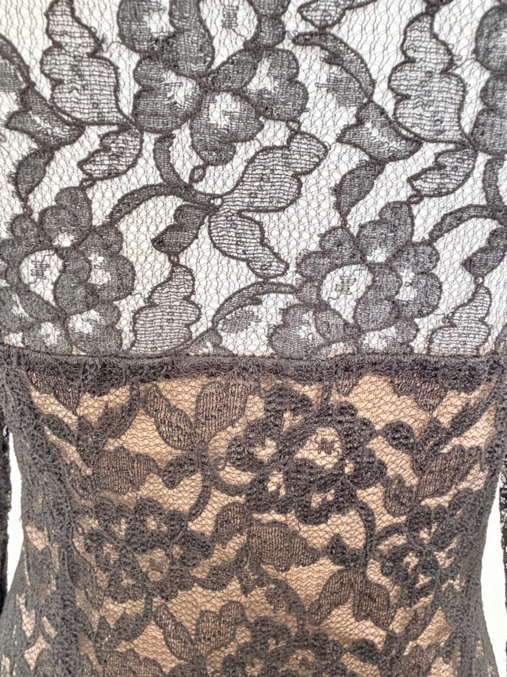 NWT Laundry by Shelli Segal Black Lace Bell Sleeve Mini Dress - Size 6 - Picture 6 of 16
